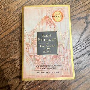 The Pillars of the Earth softcover Ken Follet historical fiction medieval church